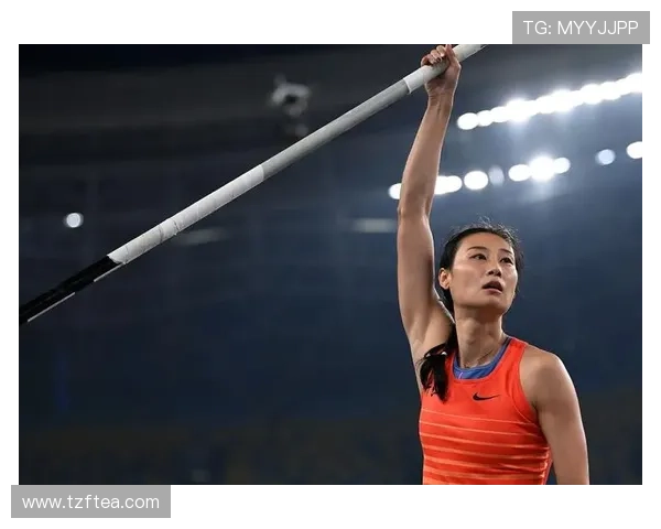 全运会田径女子10000米决赛激烈角逐 新星崭露头角