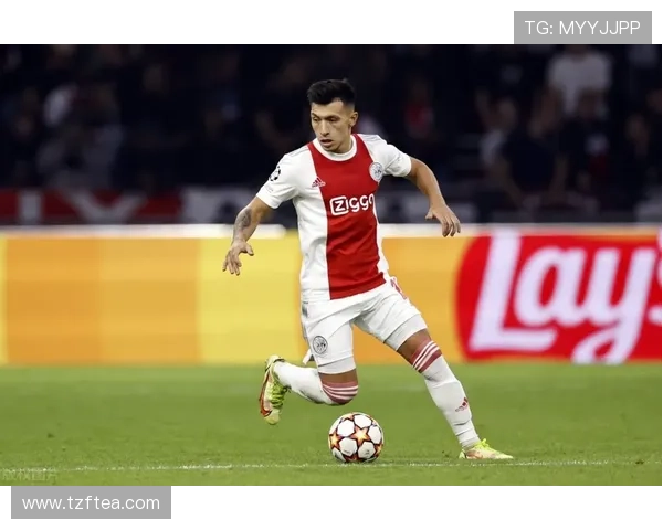 德天空报道厄兹詹冬窗或离开多特科隆等队密切关注球员动态